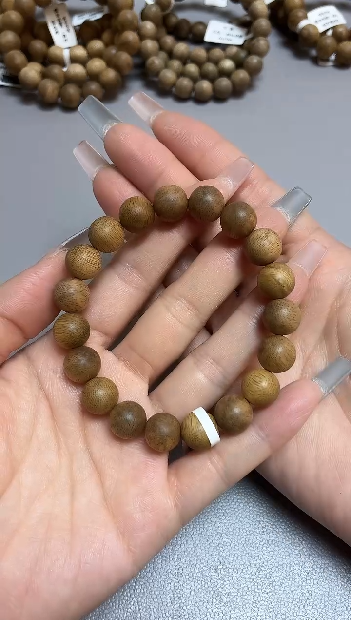 沉香手串菩萨棋圆珠单圈1.1虫漏多样性发其一