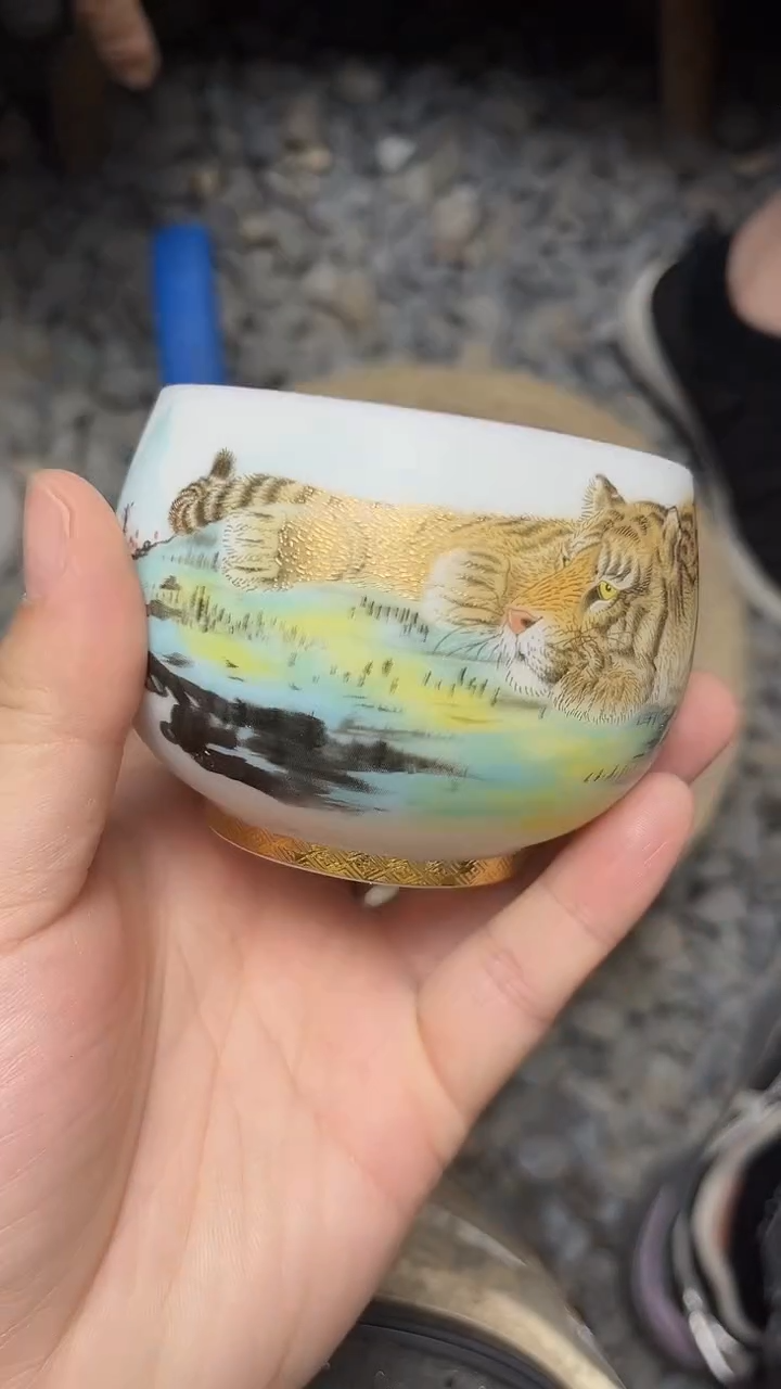 【闪购商品】杯卧虎白瓷磨砂金杯