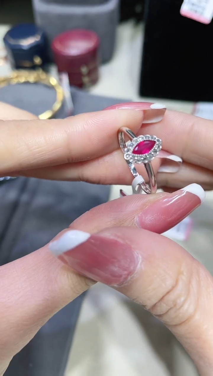 【闪购商品】红宝石戒指18K金镶嵌·