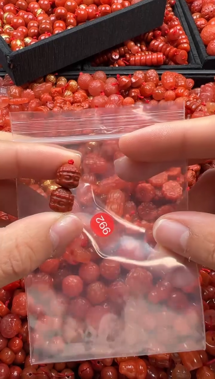 【闪购商品】南红玛瑙颈饰未镶嵌1