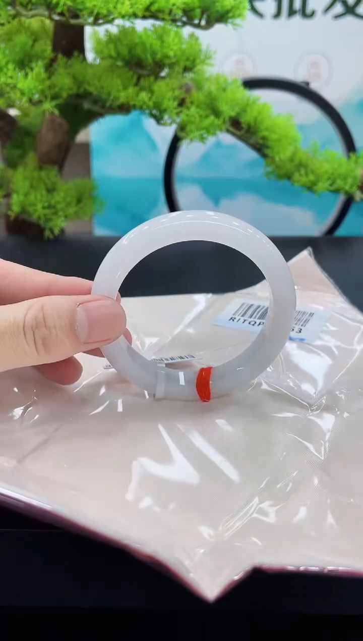 【闪购商品】翡翠手镯未镶嵌手镯