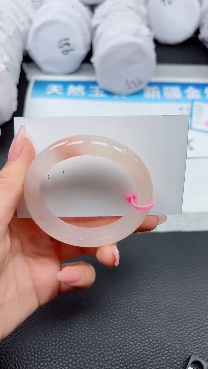 【闪购商品】石英质玉手镯未镶嵌A486