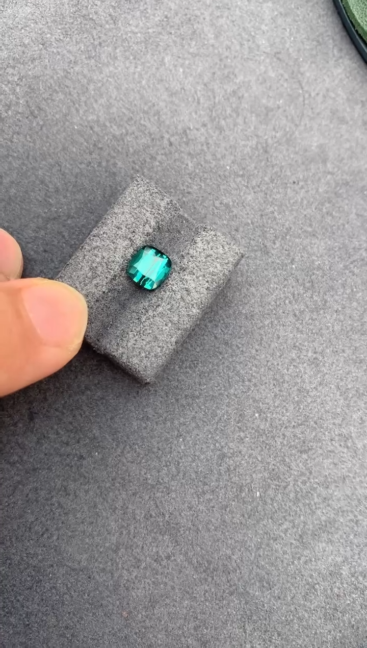 【闪购商品】碧玺裸石未镶嵌2ct拉贡碧玺