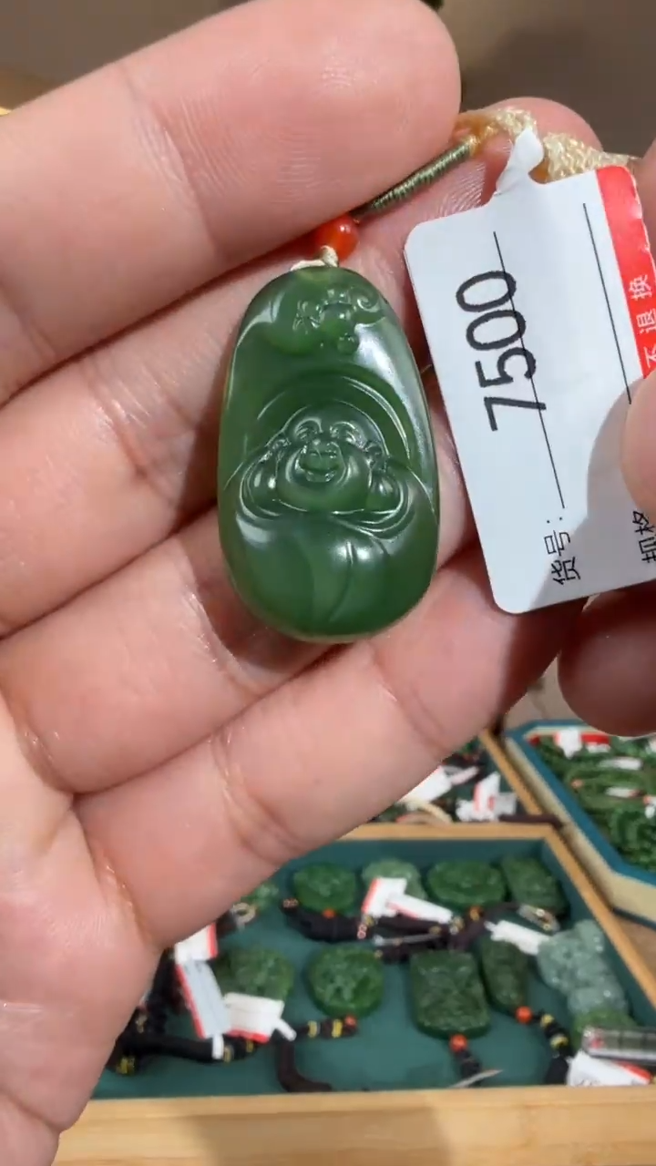 颈饰未镶嵌和田玉1