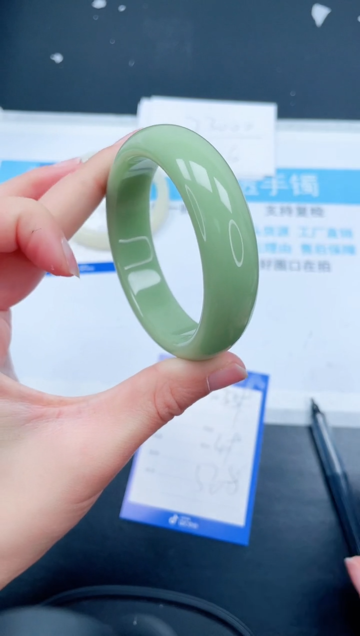 【闪购商品】石英质玉手镯未镶嵌339-56