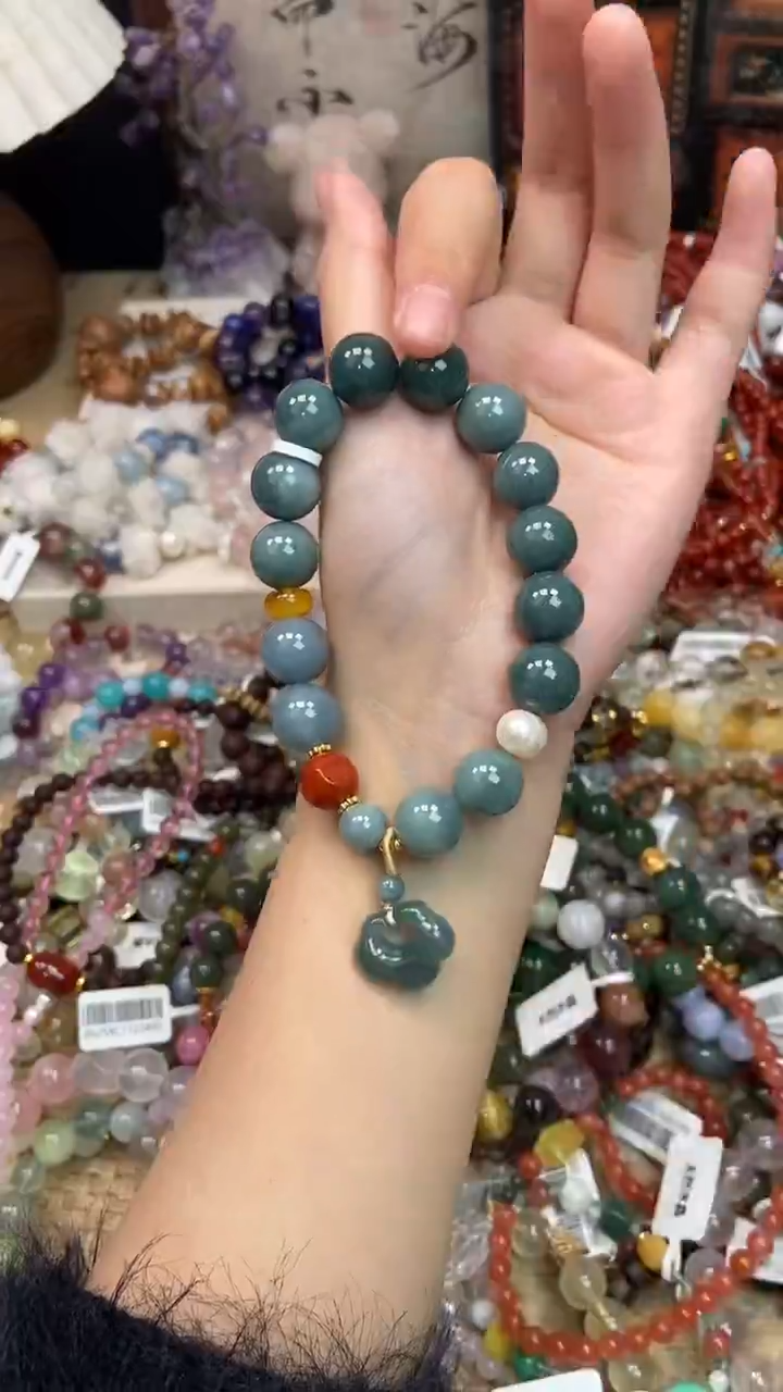 未镶嵌翡翠手饰451