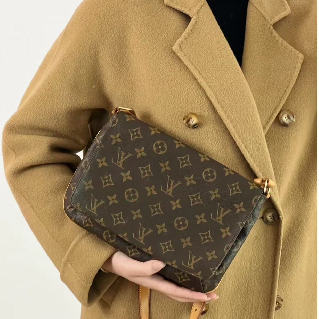 修复品LouisVuitton/路易威登王菲包小号横版单肩后换植鞣革自达