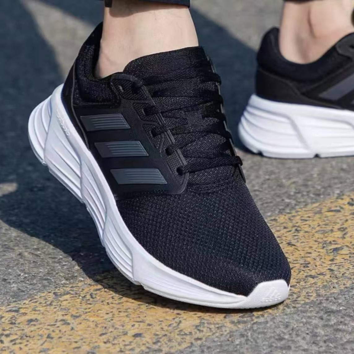 【无盒】ADIDAS/阿迪达斯男鞋防滑耐磨轻便运动休闲跑鞋黑白 HP6642