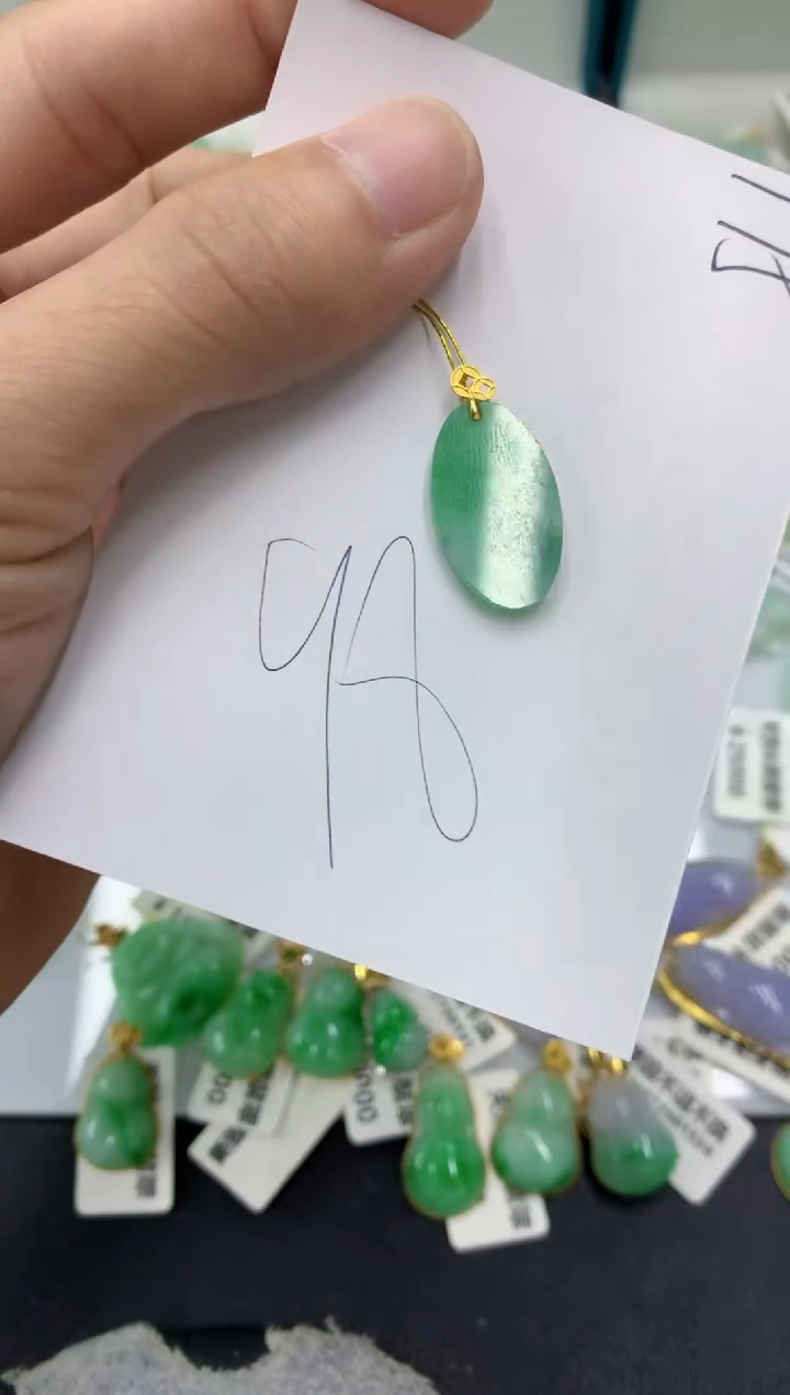【闪购商品】翡翠颈饰18K金镶嵌翡翠