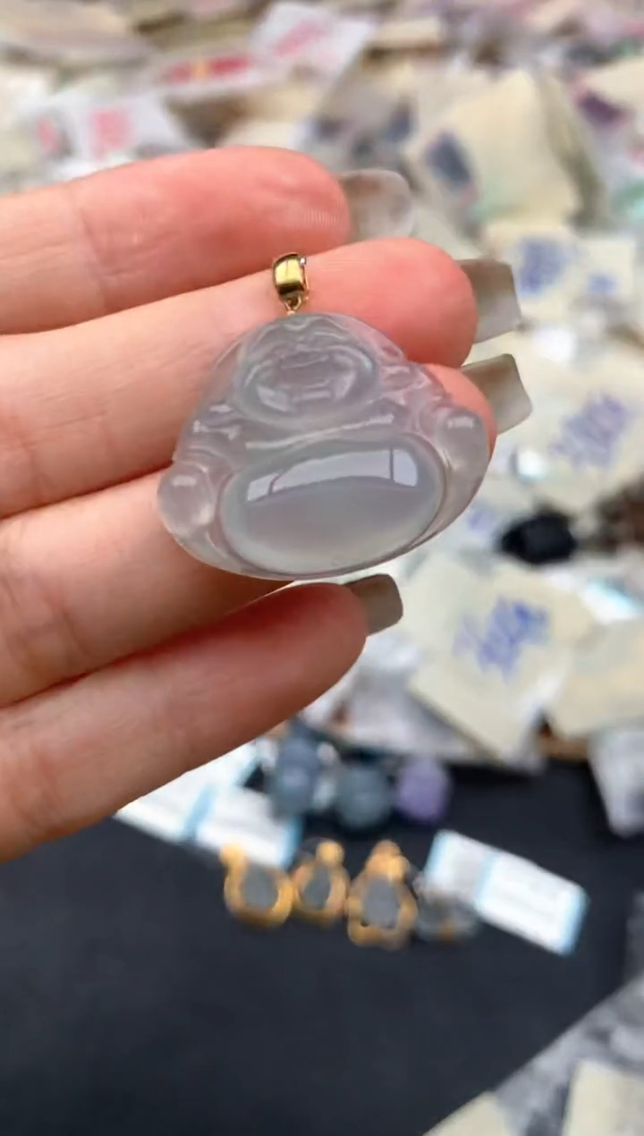 18K金镶嵌挂件翡翠一