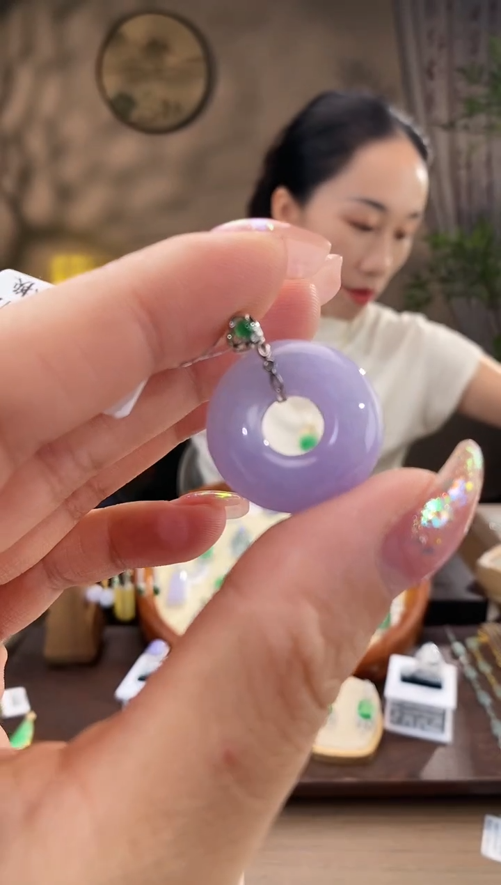 翡翠18K金镶嵌吊坠(不含链)甜甜圈
