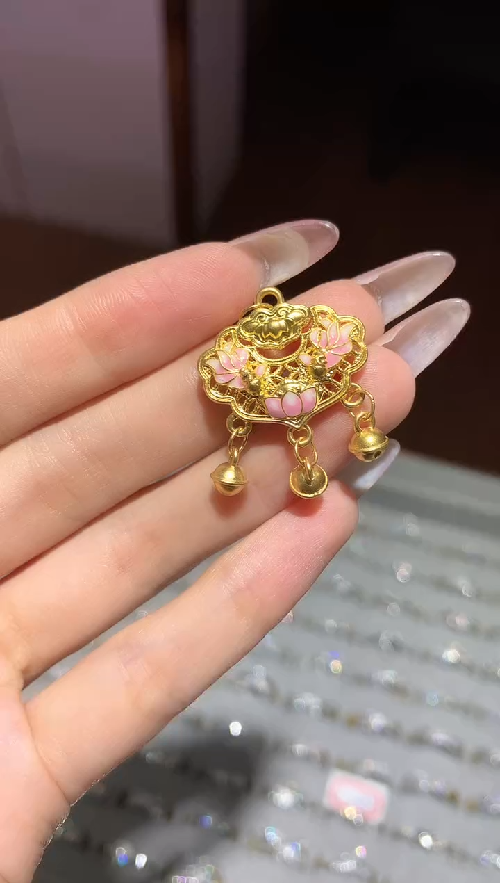 【闪购商品】定制足金吊坠(不含链)锁吊坠