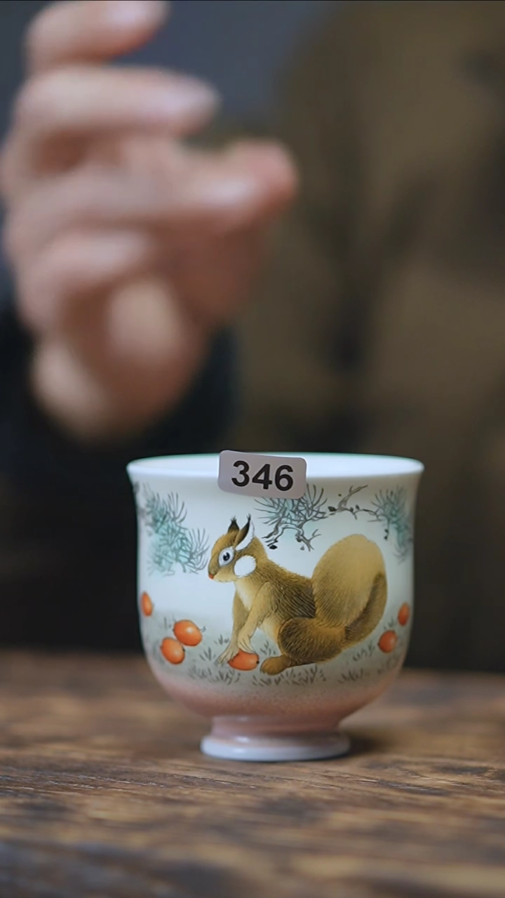 【闪购商品】346景德镇手绘松鼠单杯