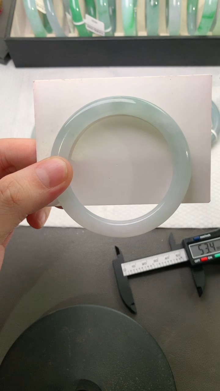 未镶嵌手镯（圆镯）翡翠53.6*8.9*8.7