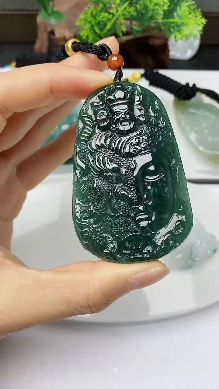 【闪购商品】翡翠颈饰未镶嵌         