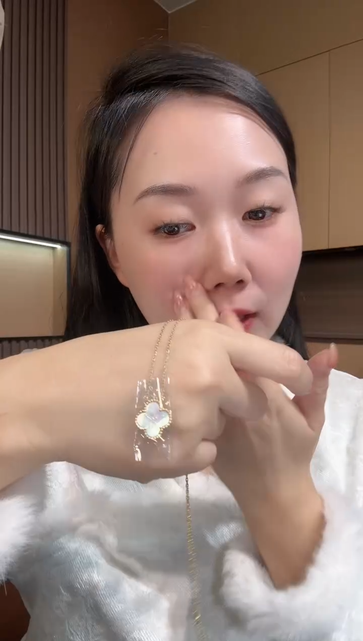 【闪购商品】贝壳（贝母）套链18K金镶嵌白色k黄，四叶草套链GHJ