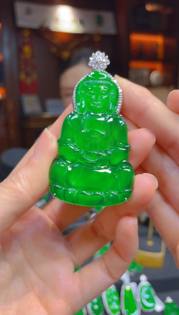【闪购商品】翡翠颈饰18K金镶嵌121181天然A货翡翠观音吊坠