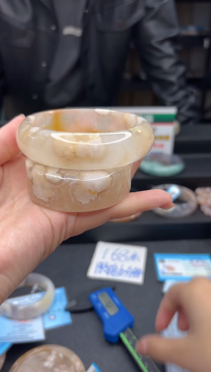 【闪购商品】石英质玉手镯未镶嵌127（65圈赠送镯心）