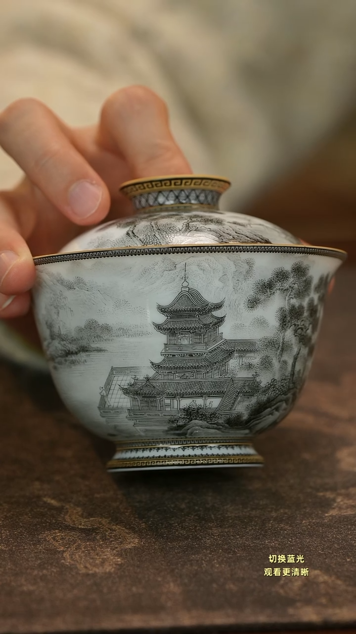 瓷s***y手绘重工墨彩岳阳楼盖碗