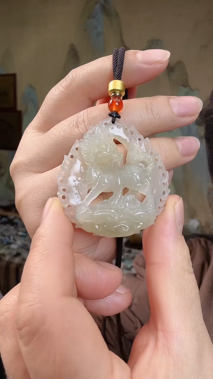 颈饰未镶嵌和田玉.