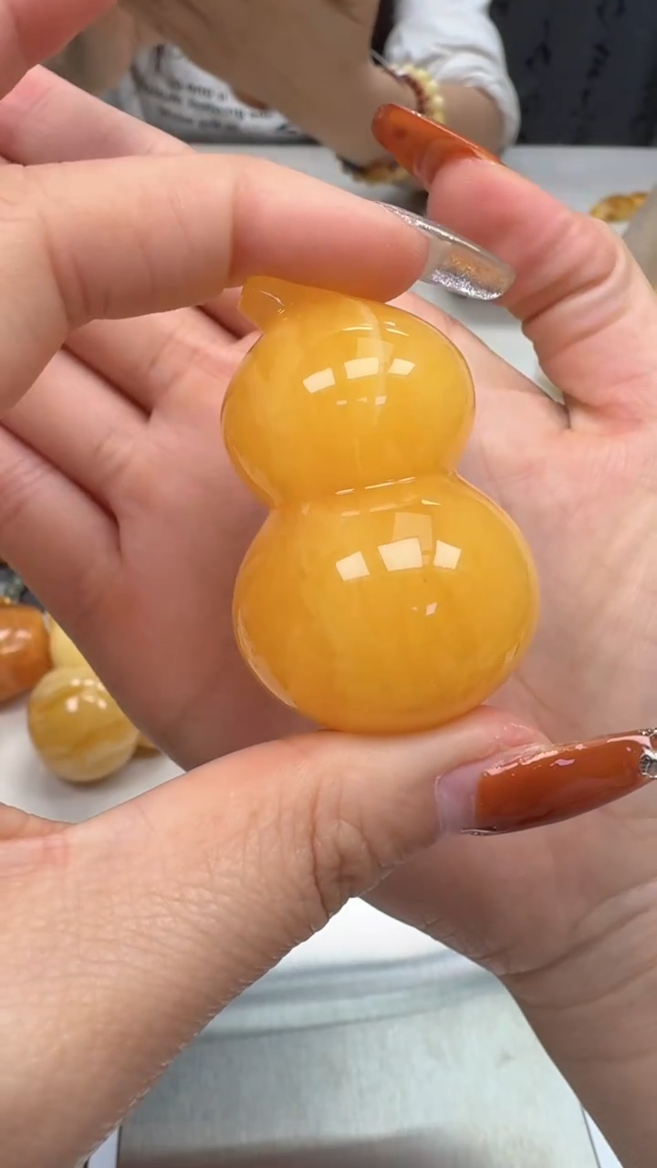 裸石琥珀未镶嵌如图