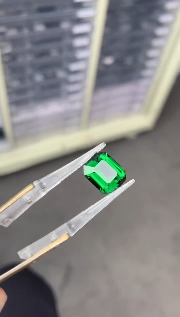【闪购商品】碧玺裸石未镶嵌6ct 铬碧玺