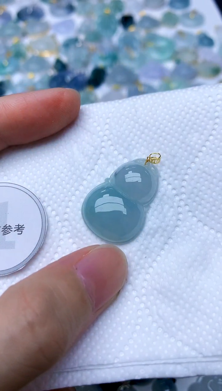 颈饰18K金镶嵌翡翠天然A货翡翠