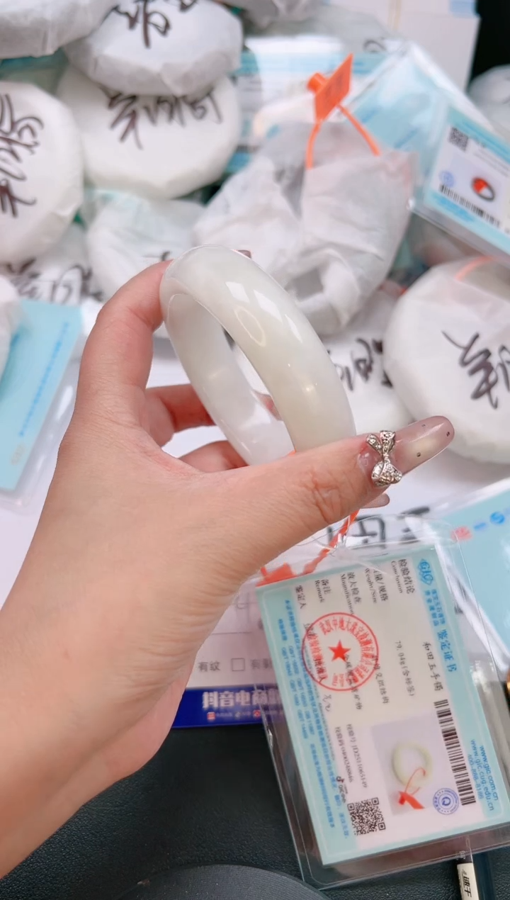 未镶嵌手镯和田玉8T77-58