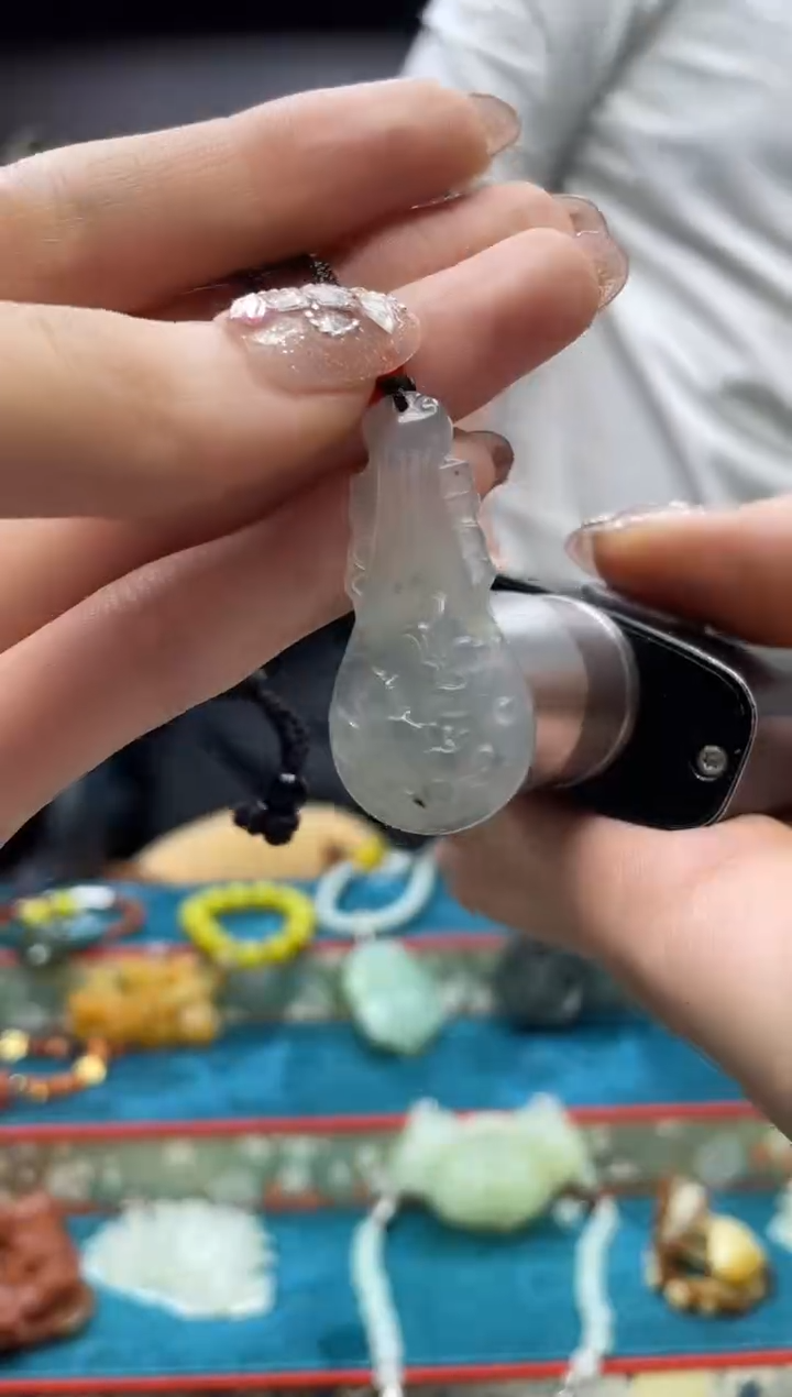 未镶嵌岫玉吊坠·