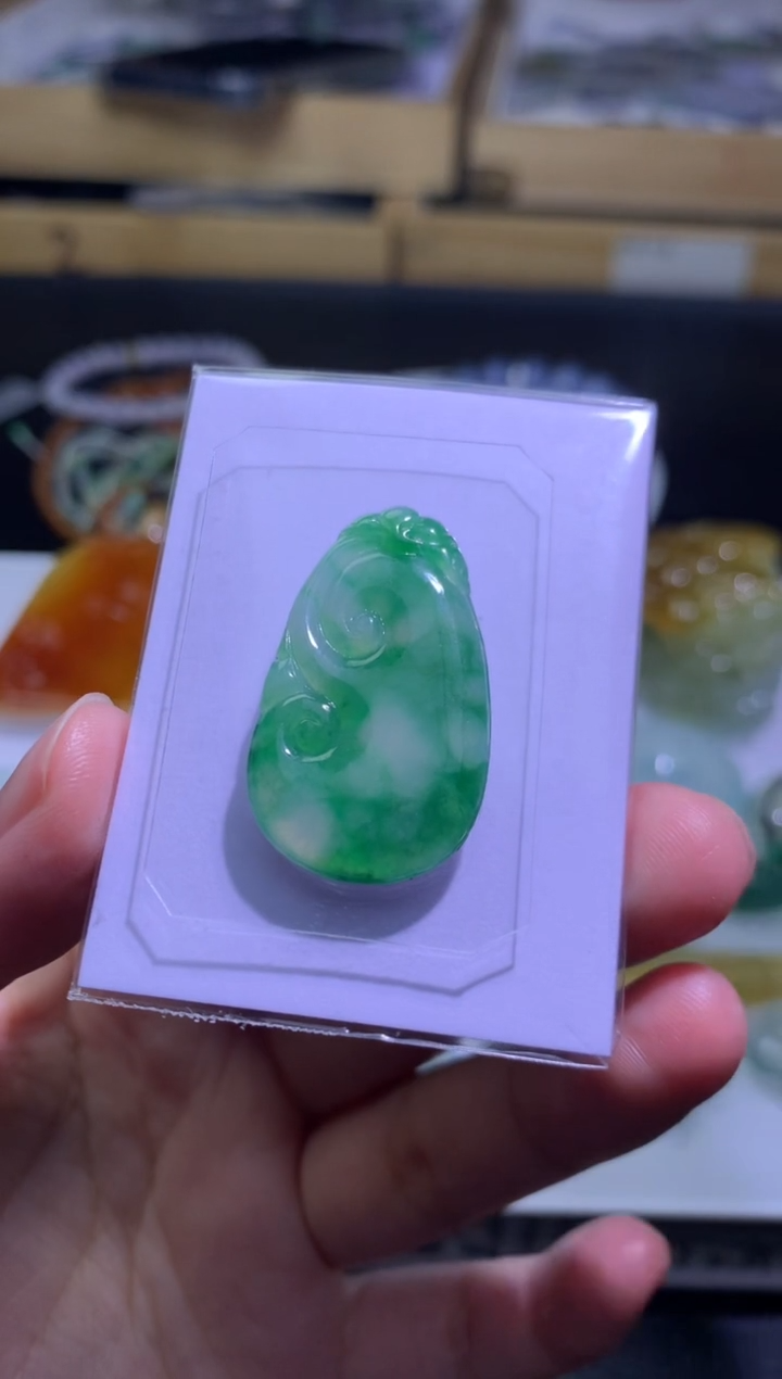 定制翡翠未镶嵌毛货