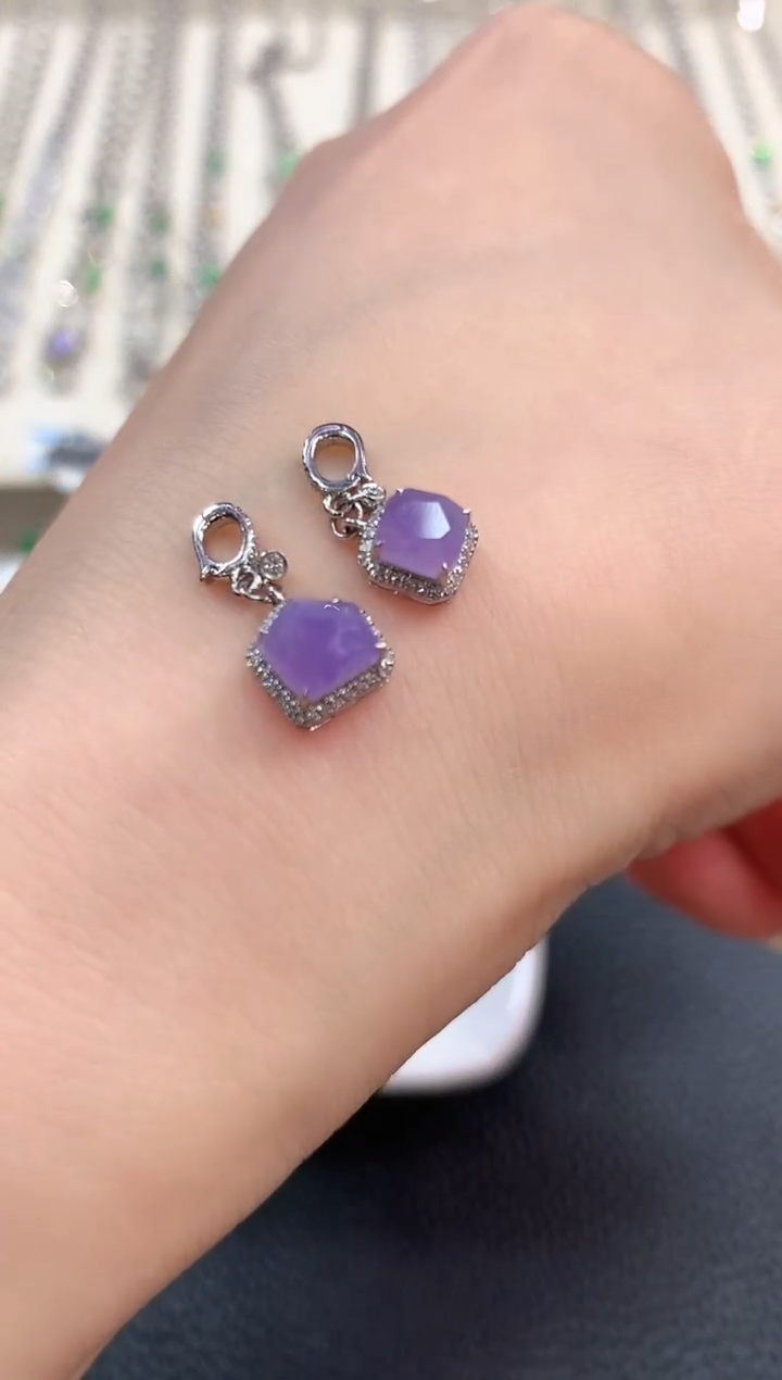 【闪购商品】翡翠吊坠(不含链)18K金镶嵌n9不退换 多样性一件发货