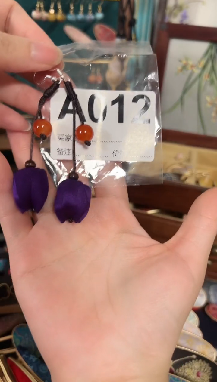 【闪购商品】【孤品年初五发】A012郁金香耳环一对