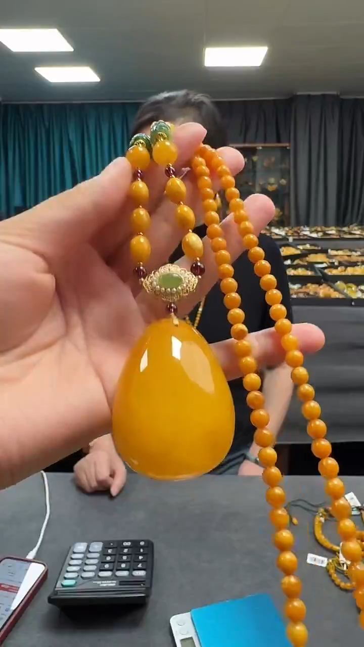 琥珀吊坠(赠链)未镶嵌天然保真蜜蜡水滴套装