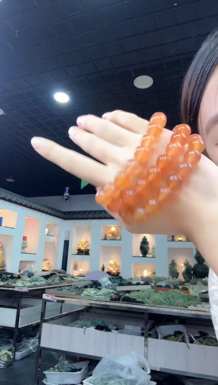 未镶嵌岫玉手链冰红手链【随机发货其中一个】