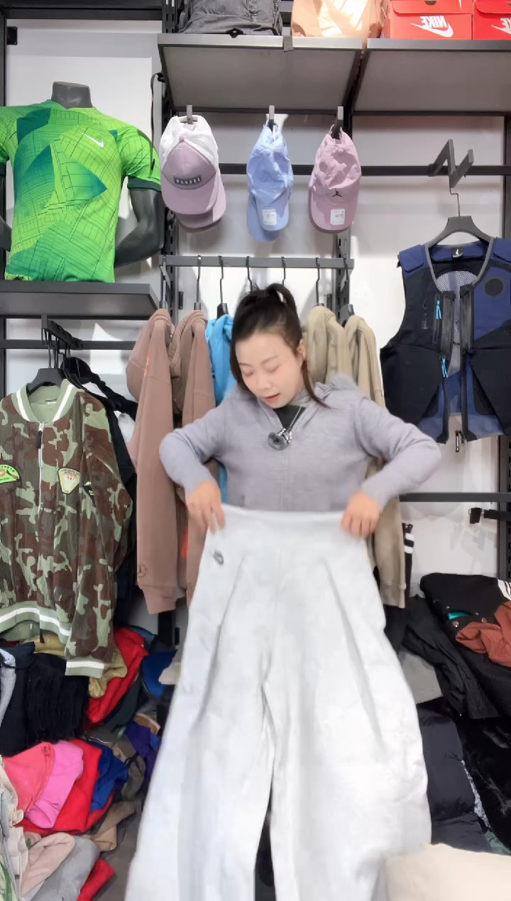 1384 闪购编码  运动卫衣裤以直播间过款为准 尺码.S 158
