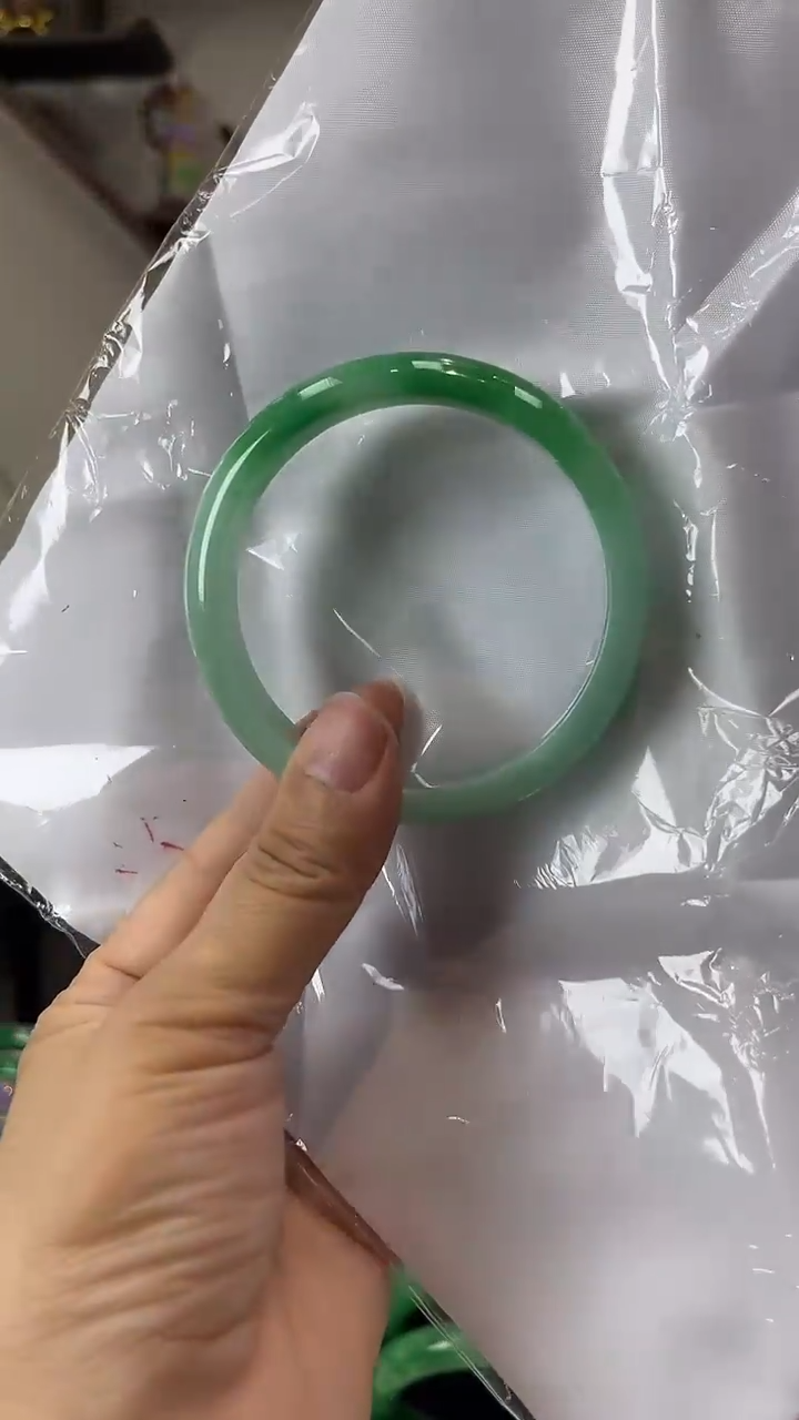 【闪购商品】砖雕闪18 圈口60.8 独货手镯