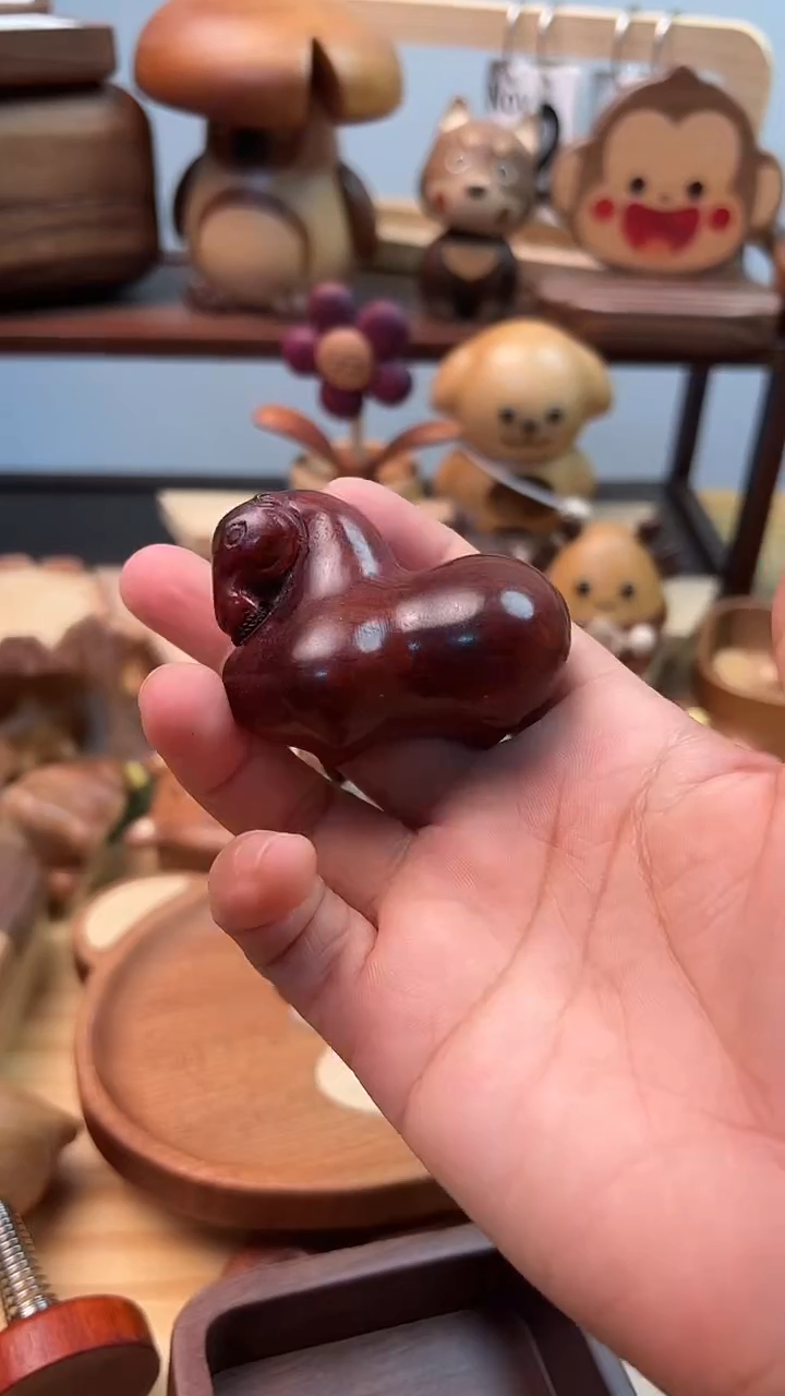 木质小马挂件         