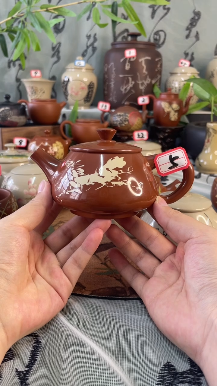 朱***阳建水紫陶红泥复烧刻填亮光壶1把