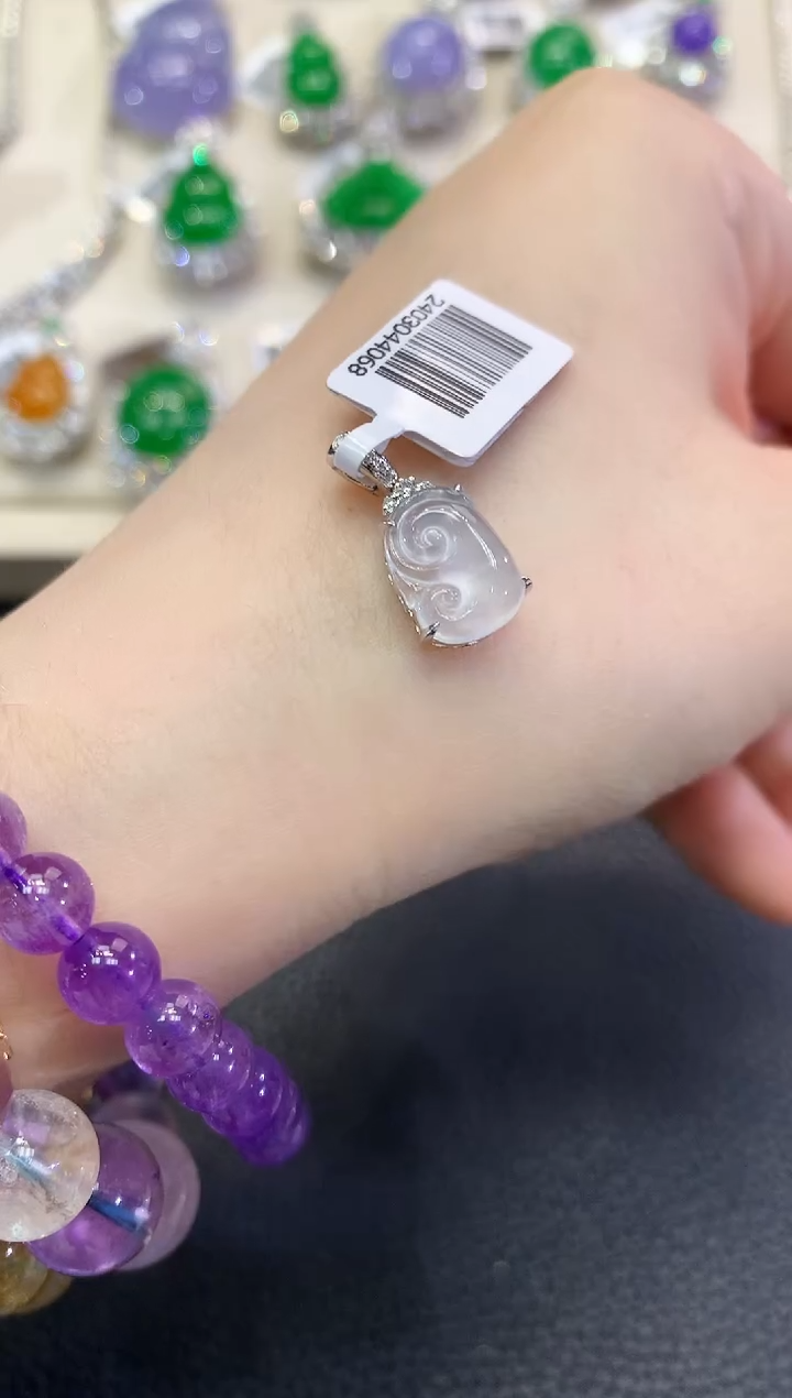 翡翠18K金镶嵌吊坠(不含链)春日珠宝 D7