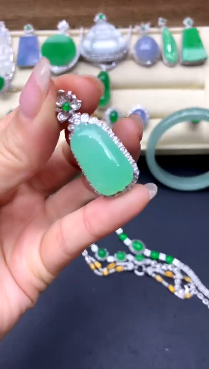 【闪购商品】翡翠颈饰18K金镶嵌486-中国好珍宝