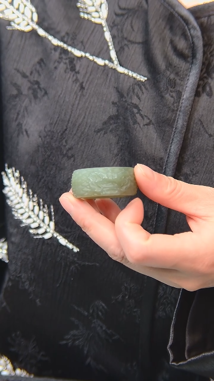 【闪购商品】和田玉把件未镶嵌圈口卡23