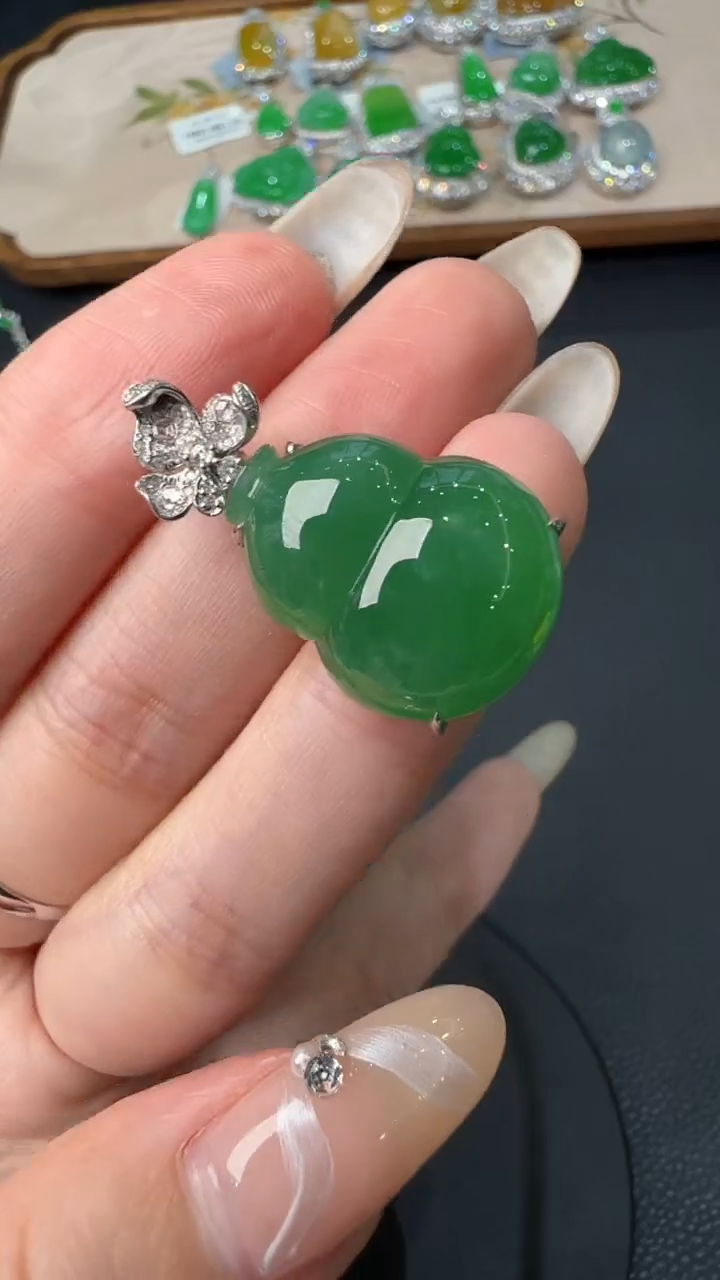 【闪购商品】翡翠吊坠(不含链)18K金镶嵌43