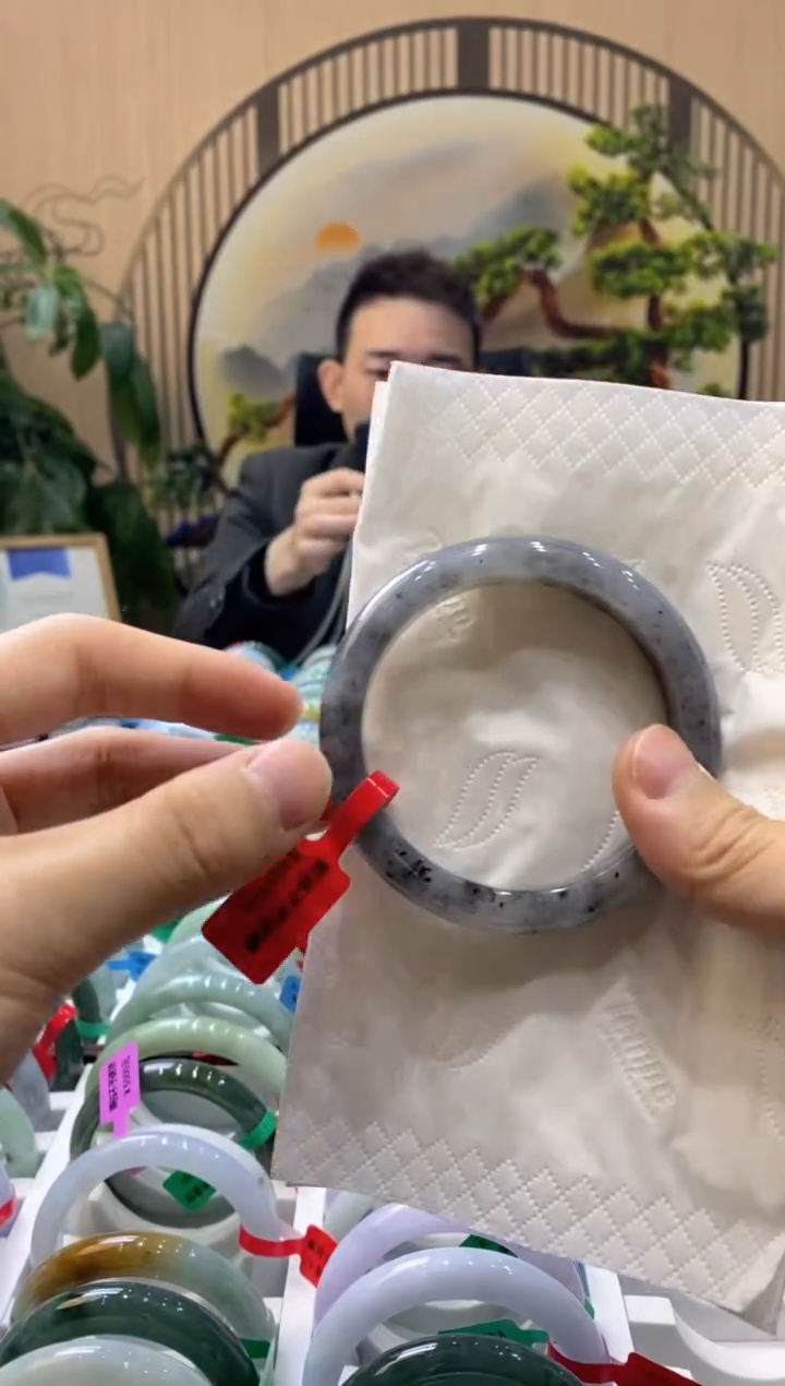 【闪购商品】翡翠手镯未镶嵌000009497