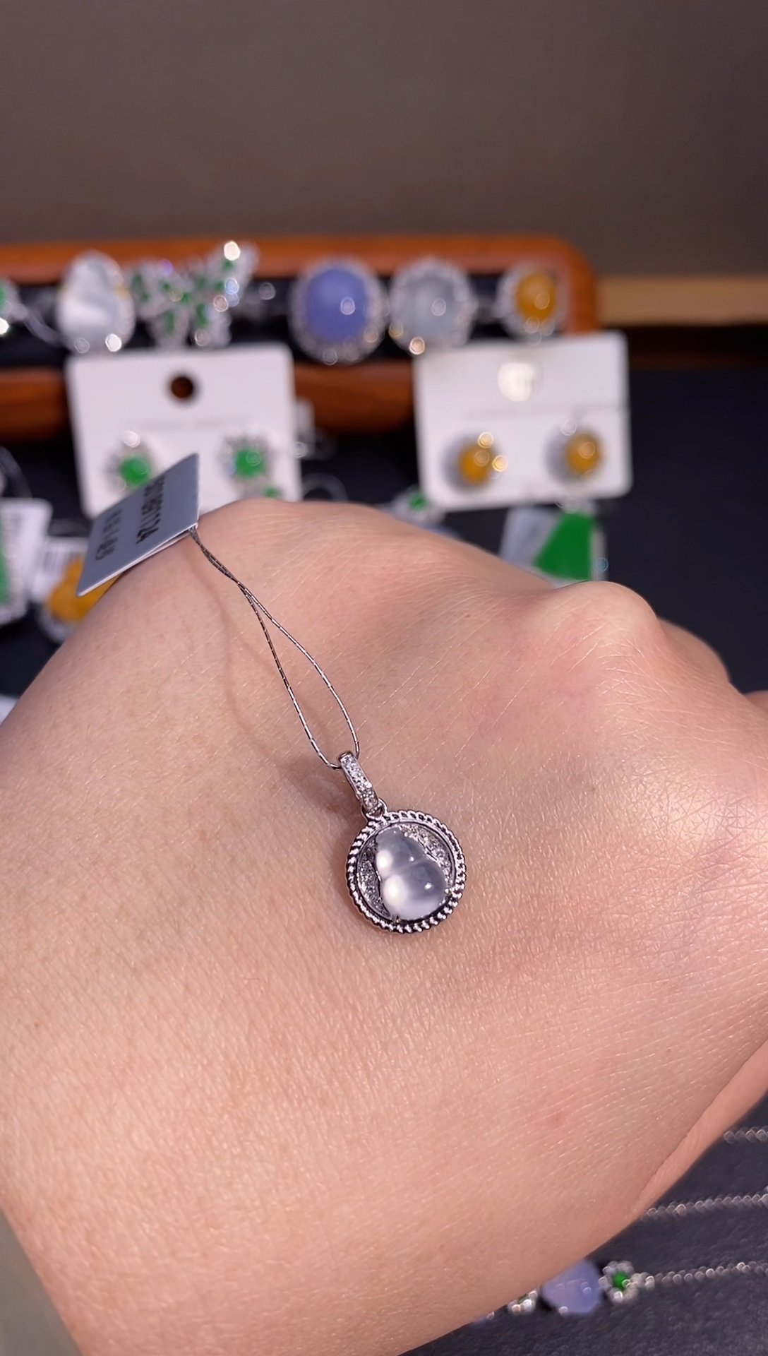 【闪购商品】翡翠吊坠(不含链)18K金镶嵌吊坠