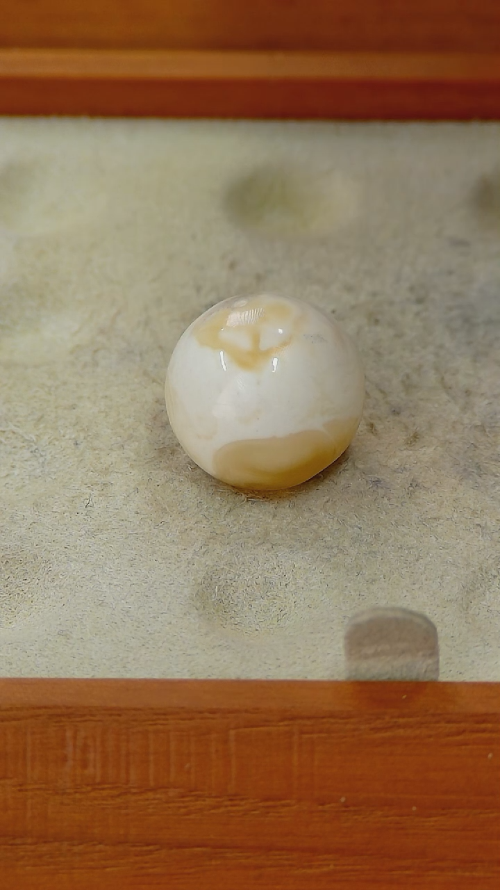 【闪购商品】蜜蜡裸石未镶嵌俄料圆珠16+mm2.673克