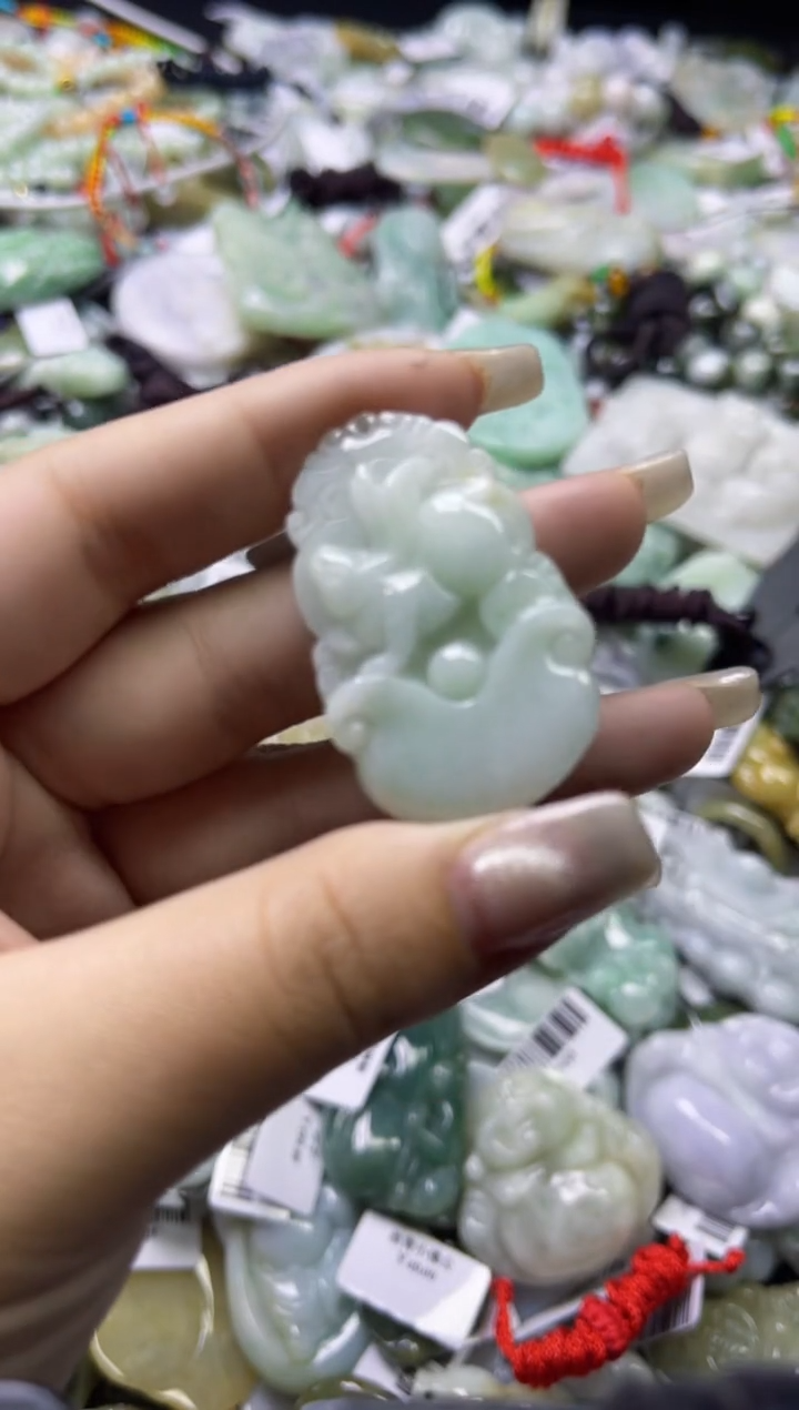 【闪购商品】翡翠颈饰未镶嵌00012456