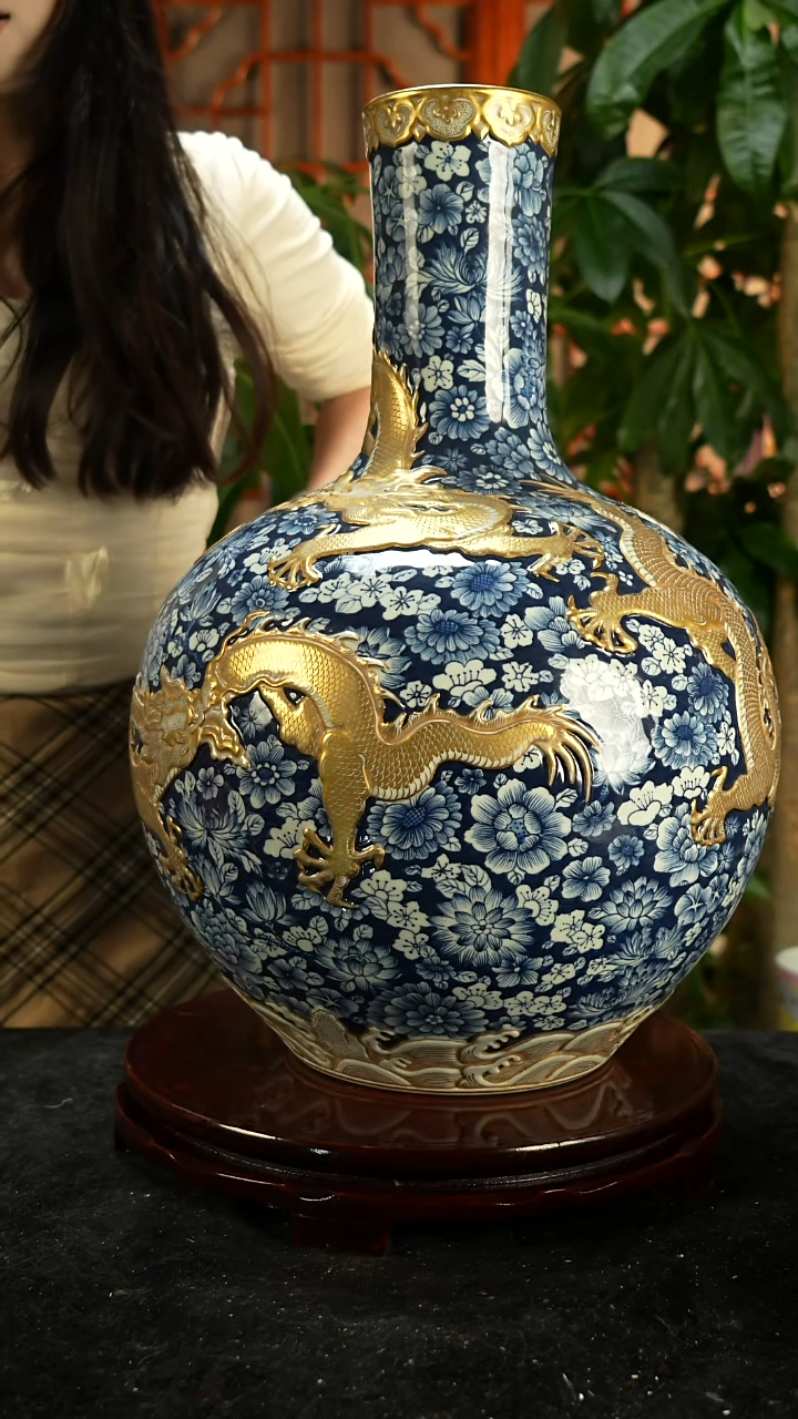 其他瓷星*青花龙纹天球