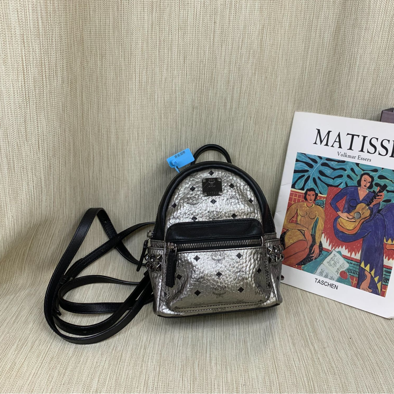 95新 MCM 银色超mini双肩包/FYAR09423020/3020