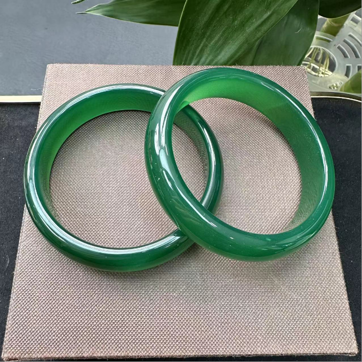 【超星专属】天然玛瑙绿手镯