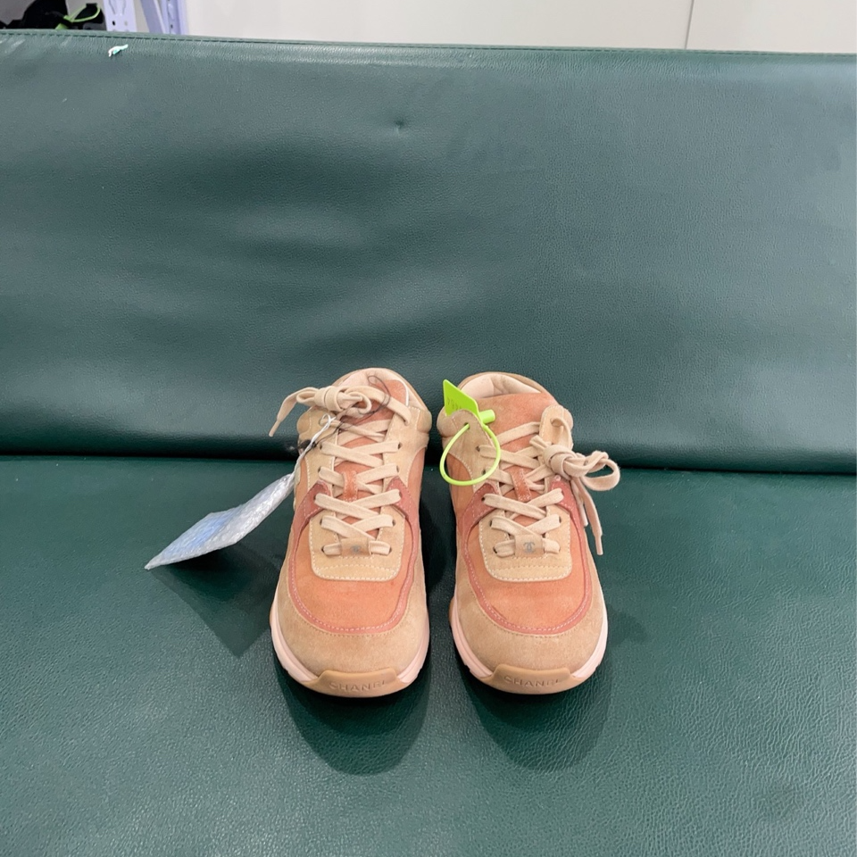 Chanel/香奈儿粉麂皮运动鞋 37码 d4464